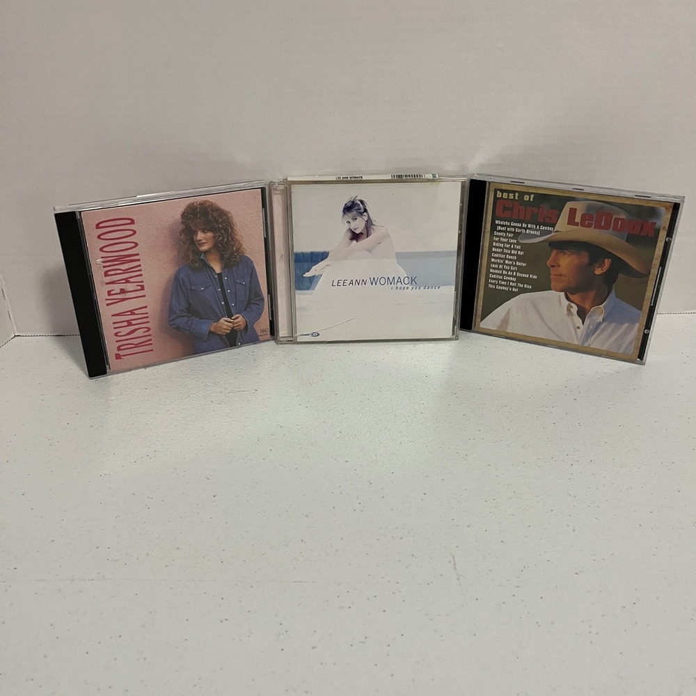 Trisha Yearwood LeAnn Womack Best of Chris LeDoux Country CDs Lot of 3
Classic